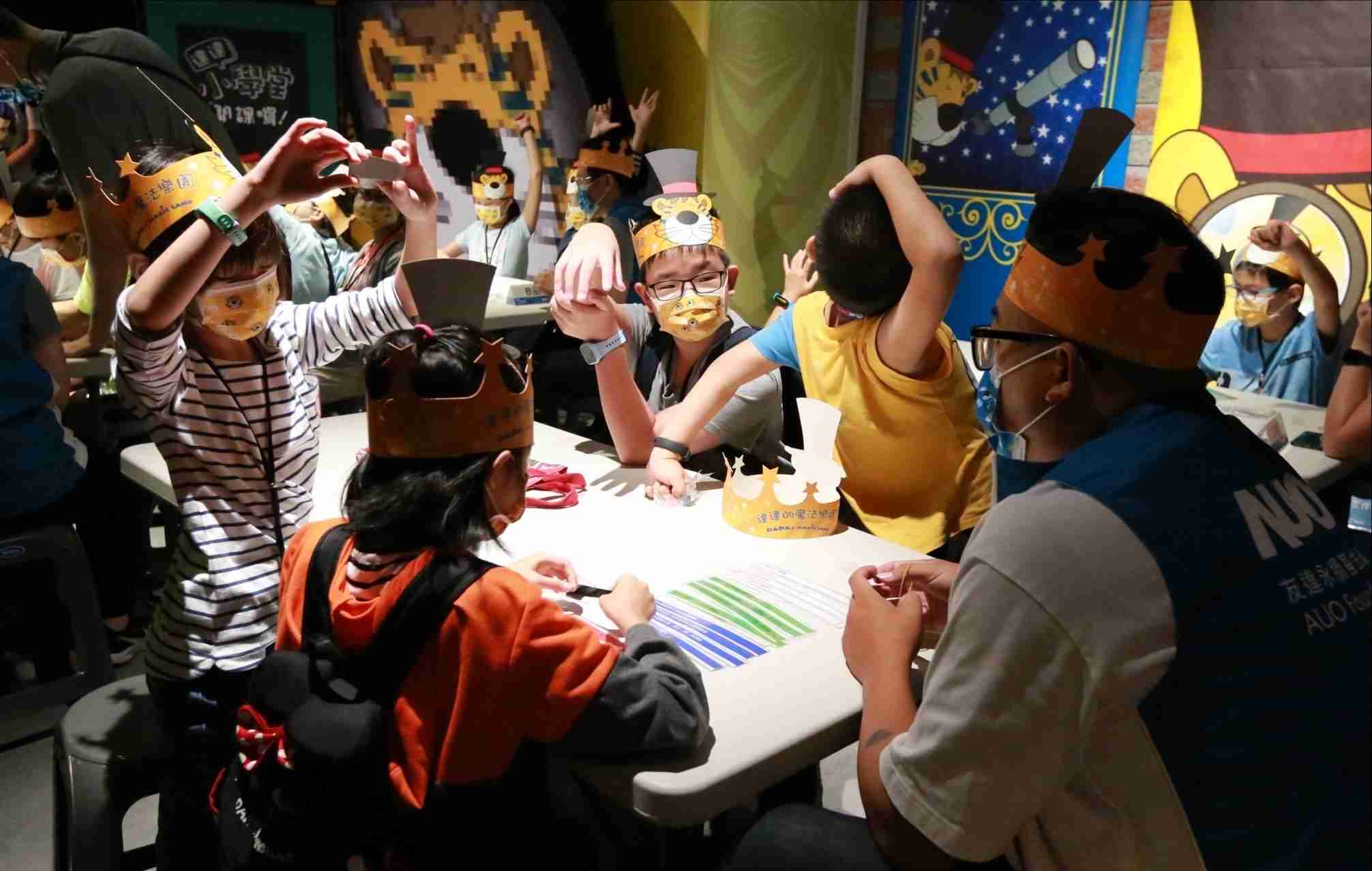 优游UB8以永续理念推动全人教育计划，，内外结盟储备科普教育人才，，，荣获亚太永续行动奖社会共融面的金奖肯定