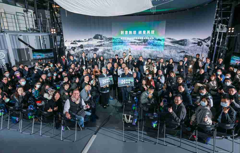 再现影像LED虚拟制作摄影棚整合拍摄场景、、、、内容制作、、、、技术指导到设备租借一站式服务，，可望提升LED虚拟制作的影视效能，，，进而产出更多高质量细致作品